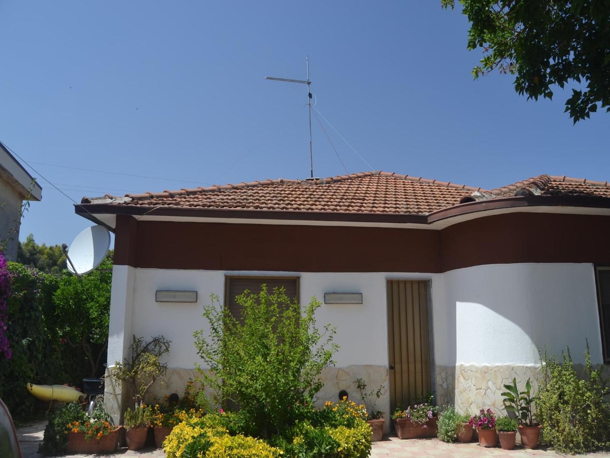 Vila Casa Unifamiliar Con Jard N Privado Agnone Bagni Exteriér fotografie